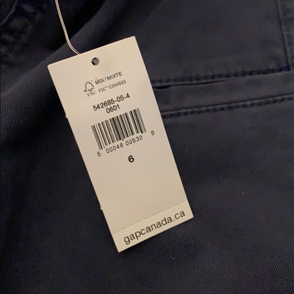 GAP Straight Khaki - Picture 2 of 2